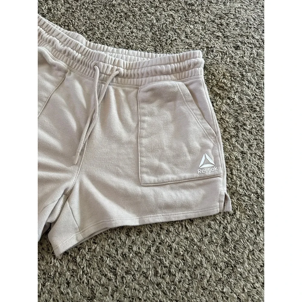 Reebok Women's Tan Y2K Sweat‎ Shorts Size Medium